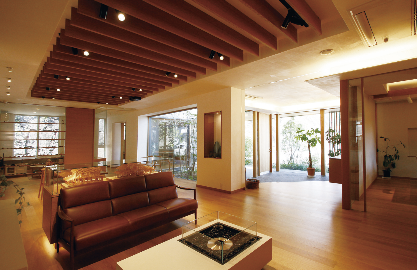 case 12ー 営業設計　/　INTERIOR DESIGN GUIDE 2025